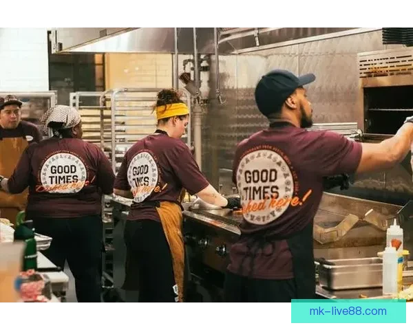 詹姆斯首家Buckets餐厅四月开业助力家乡创造就业机会