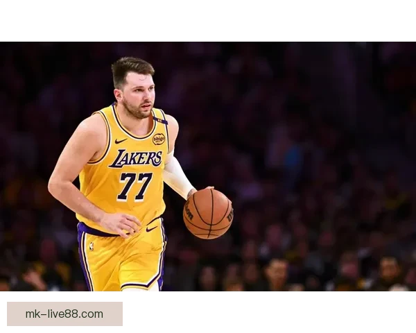 东契奇疯狂三月数据惊人全面碾压文班亚历山大争夺月最佳